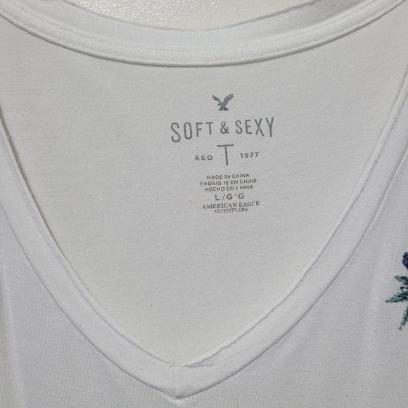 AEO Soft & Sexy Floral Embroidered V-Neck Shortsleeve Shirt - Picture 3 of 7